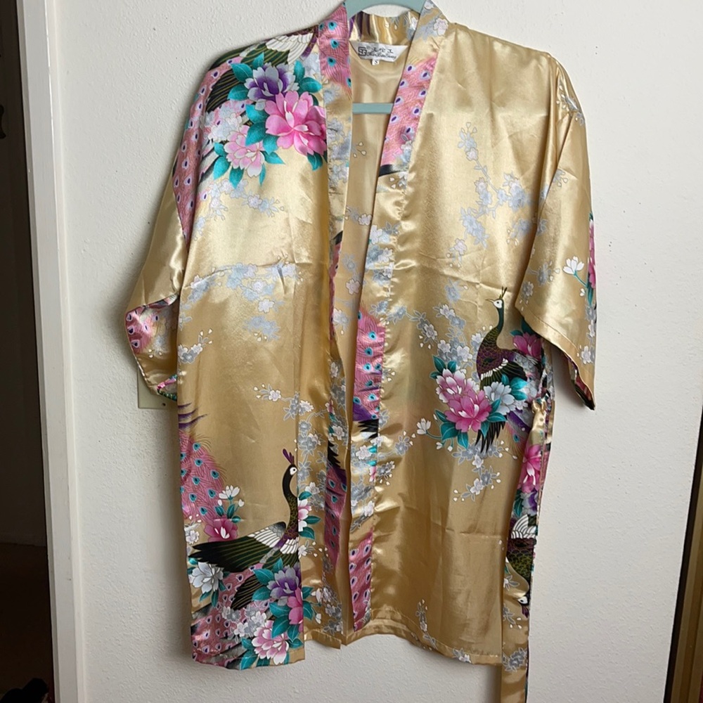 Tian Bao Gong peacock kimono with sash.   S